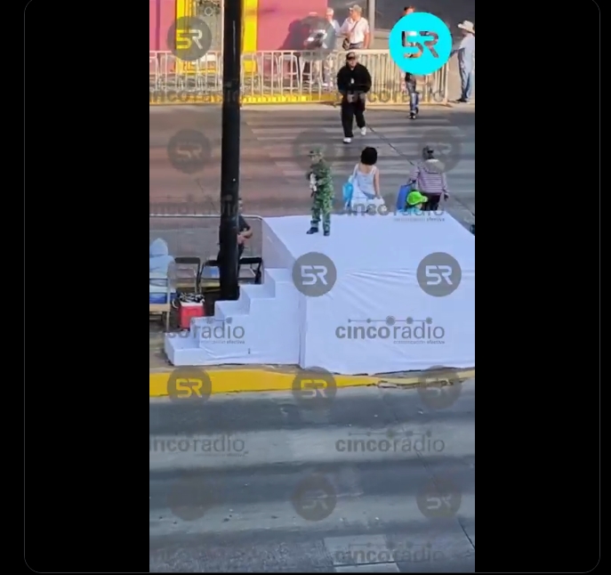 Niño vestido de militar sueña con unirse a las Fuerzas Armadas
