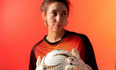 Tras un fallo judicial, la Asociación Inglesa de Fútbol limita la participación en ligas femeniles al sexo biológico de nacimiento.