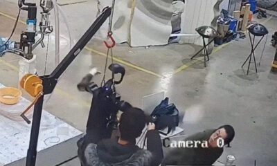Robot humanoide en China se descontrola y ataca a operarios