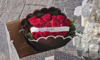 Rosas con mensaje de “Perdón” llegan al negocio de Valeria