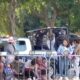Detienen a mujer tras conflicto por sillas en desfile del 5 de mayo