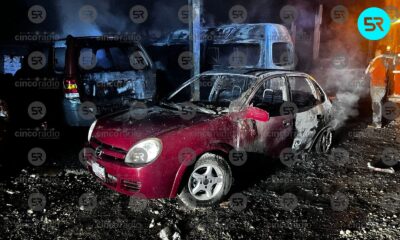 Incendio en taller mecánico de Teziutlán daña 5 vehículos