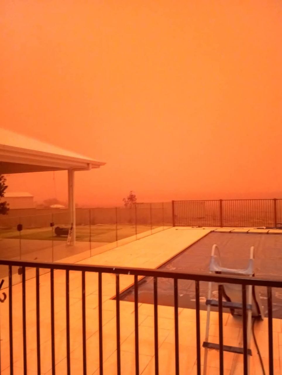 Tormenta de polvo vuelve naranja el cielo en Australia