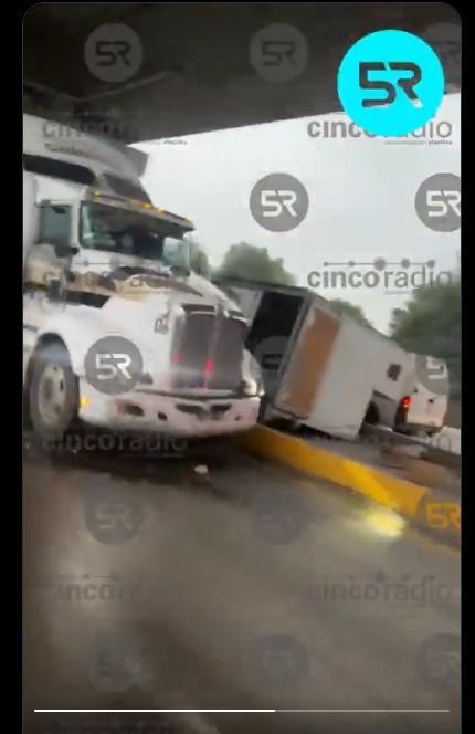 Aquí tienes la nota periodística: Accidente en la México-Puebla Genera Caos Vial y Rapiña Inicial