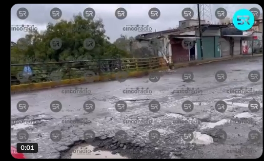 | Inicialmente se reportó un atropellamiento en el puente de Galaxia Bosques de Manzanilla; sin embargo, vecinos aclararon que la persona tropezó debido a los baches en la zona,