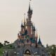 Cancelan en Disneyland París una ceremonia simulada de boda con una menor de edad; hay cuatro detenidos