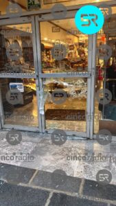 Cristalazo en Sanborns del Centro Histórico de Puebla