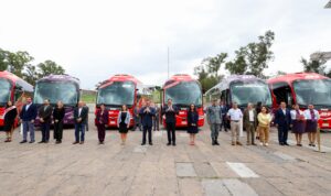 Gobierno y empresarios refuerzan movilidad con nueva flota de transporte en Puebla