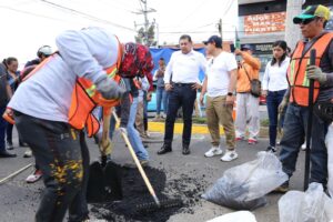 Gobierno de Armenta atiende vialidades con faenas y bacheo
