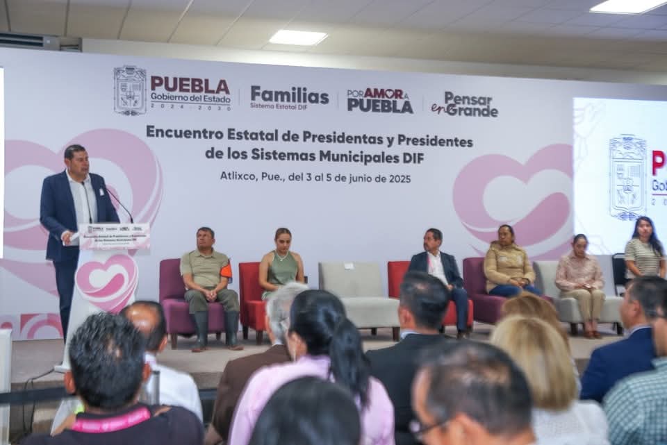 , se llevaron a cabo diversas actividades y conferencias orientadas a capacitar al personal de los DIF municipales,