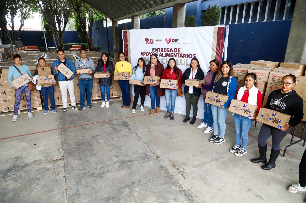 Tonantzin Fernández refuerza apoyo alimentario y educativo en San Pedro Cholula