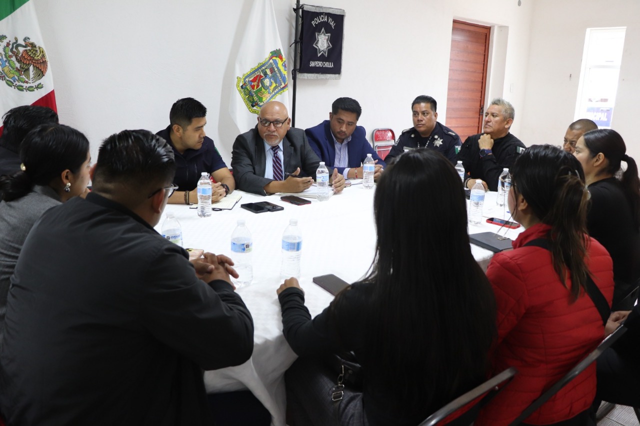 San Pedro Cholula inicia campaña para motociclistas en Cuachayotla, promoviendo uso de casco y documentación ante nueva Ley de Movilidad.