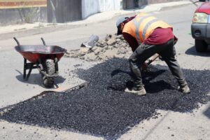 San Pedro Cholula continúa con la segunda etapa del “Bachetón”, con 85 calles rehabilitadas y más de 1,250 baches atendidos desde marzo de 2025.