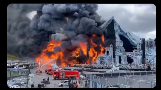 Incendio destruye escenario principal de Tomorrowland 2025