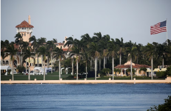 Las compras incluyen terrenos costeros y viviendas en una de las zonas más exclusivas de Florida. (REUTERS/Marco Bello)