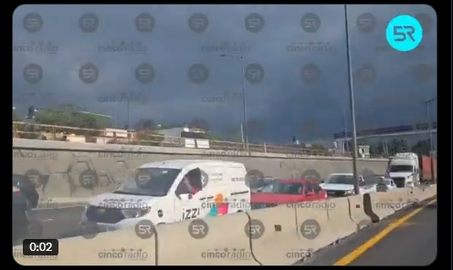 En un operativo en la autopista Tlaxcala-Apizaco, autoridades detuvieron a dos hombres y recuperaron una motocicleta con reporte de robo.