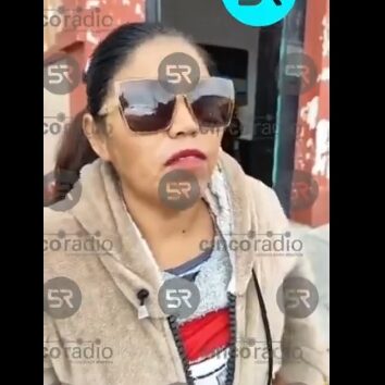 Protestan padres de familia por despido de maestra en primaria de Atlixco