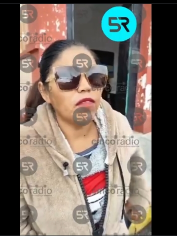 Protestan padres de familia por despido de maestra en primaria de Atlixco