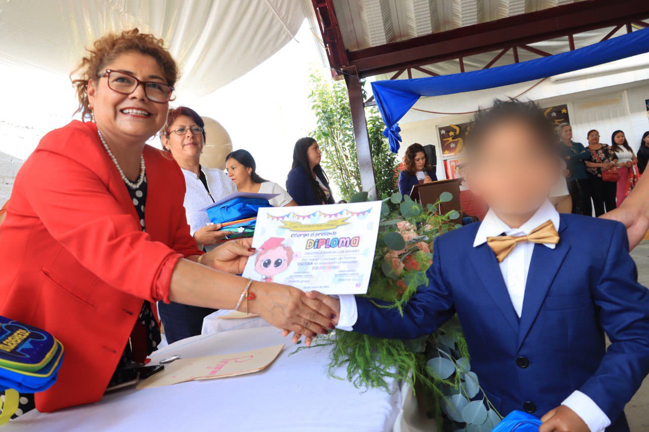 Tere Alfaro encabeza clausuras de CAIC en Cuautlancingo