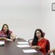 27 de julio de 2025, San Pedro Cholula, Pue. – Con el compromiso de mantener un gobierno cercano a la gente y con apertura al diálogo, la presidenta municipal Tonantzin Fernández encabezó la segunda mesa de trabajo con integrantes del Consejo de Comercio, Prestadores de Servicios y Ciudadanos de San Pedro Cholula (COPRESEC). El encuentro tuvo como objetivo escuchar propuestas, construir consensos y dar atención puntual a las necesidades del sector comercial, turístico y de servicios, clave en el desarrollo económico del municipio. Durante la reunión, Delia Flores, representante de la COPRESEC, entregó una serie de propuestas que serán canalizadas a las áreas correspondientes del Ayuntamiento para su análisis e implementación. Ante la posible manifestación anunciada por miembros del COPRESEC para este lunes en el Palacio Municipal, la alcaldesa hizo un llamado respetuoso a seguir privilegiando el diálogo por encima de la confrontación. “Este gobierno no se esconde ante las peticiones de la ciudadanía; al contrario, las escucha y las atiende, porque gobernar es servir al pueblo”, expresó Tonantzin Fernández, reiterando que su administración mantiene una política de puertas abiertas y atención permanente. El Gobierno Municipal subrayó que continuará trabajando de manera transparente y cercana con todos los sectores sociales para consolidar un San Pedro Cholula más próspero, justo e incluyente.