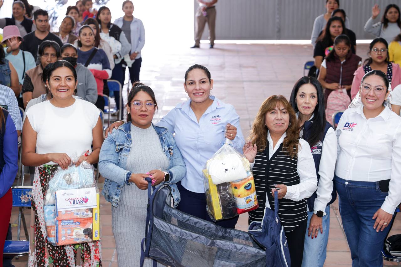 Lupita Cuautle impulsa acciones para el bienestar materno con apoyos, pláticas y herramientas para mujeres embarazadas de San Andrés Cholula.