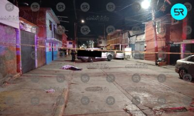 Un joven fue asesinado a balazos en la calle 3 de mayo, al oriente de Puebla. Su pareja reportó que eran seguidos por un auto color naranja.