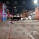 Un joven fue asesinado a balazos en la calle 3 de mayo, al oriente de Puebla. Su pareja reportó que eran seguidos por un auto color naranja.