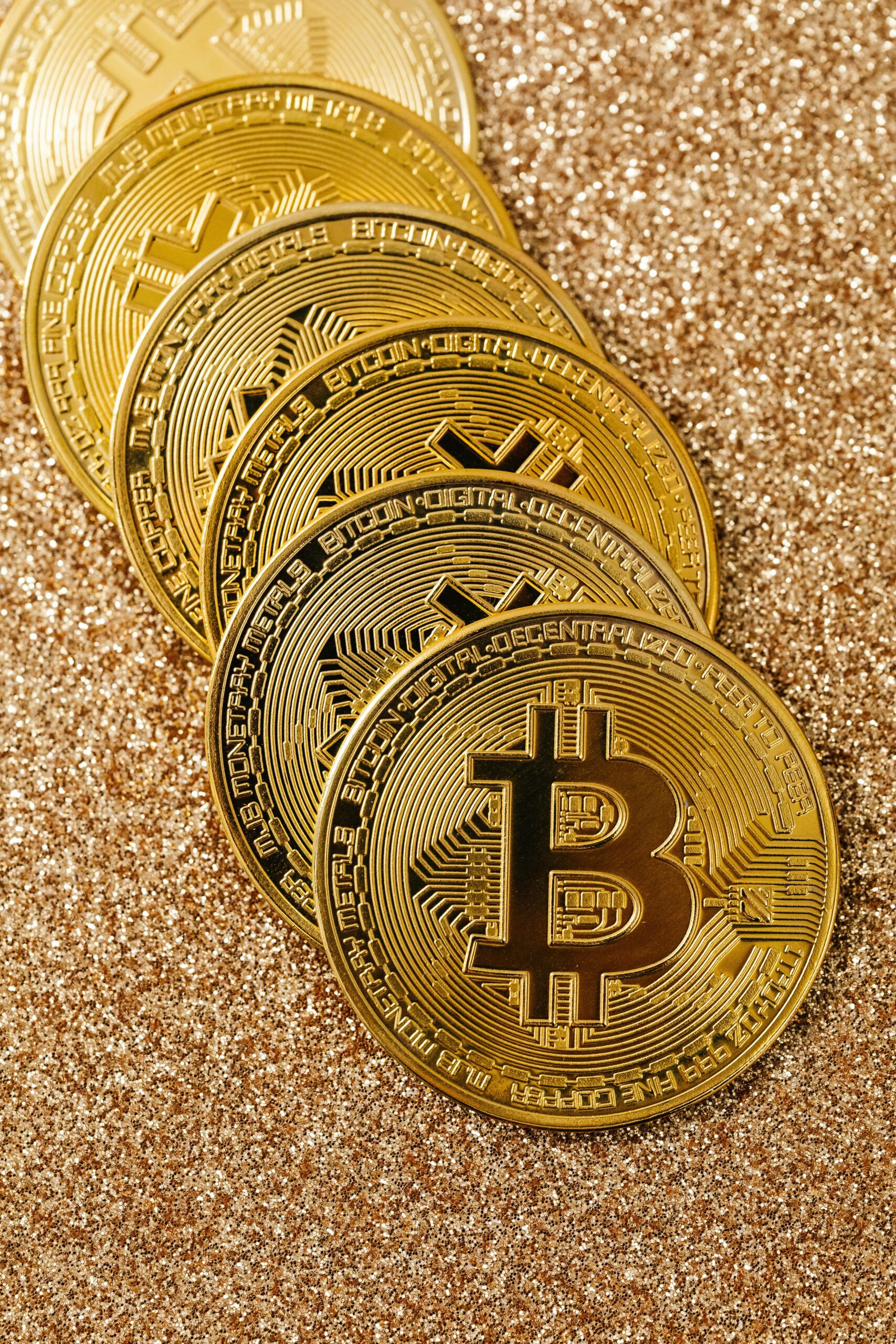 La criptomoneda tocó los 112,009 USD este miércoles, impulsada por tensiones comerciales globales y su percepción como refugio financiero.