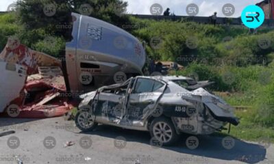 Tráiler cae a un barranco en la Autopista México–Querétaro, kilómetro 72, en Tepeji del Río, dirección Querétaro
