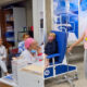 Paciente en quimioterapia conmueve al cantar en hospital