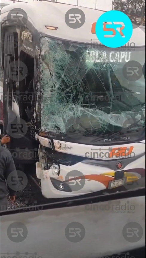 Accidente de camión de transporte comercial AU en la Autopista Puebla–Córdoba
