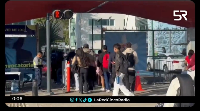 iles de estudiantes de preparatoria y universidad regresan este lunes 4 de agosto a las aulas de la @BUAPoficial , dando inicio al nuevo ciclo escolar tras tres semanas de receso académico.