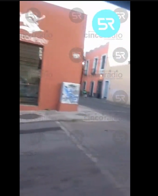 Un presunto cortinazo fue reportado en "ArtCompany", en el centro de Puebla. Elementos policiales ya investigan y habría un detenido.