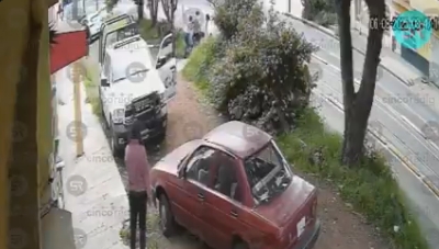 Asaltan a joven en Santa María; uno de los ladrones fue arrollado