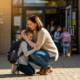 Regreso a clases: Cómo calmar la ansiedad infantil El regreso a clases, aunque emocionante, puede generar nerviosismo y estrés en los niños. Aquí te presentamos una guía para ayudar a tu hijo
