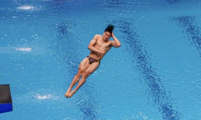 Osmar Olvera gana oro en trampolín de 3 m en el Mundial de Singapur 2025, rompiendo el dominio chino y haciendo historia para México.