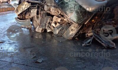 Choque entre un tractocamión y una motocicleta en la autopista México-Puebla, debajo del puente de La María, sentido a San Felipe. Autoridades en el lugar.