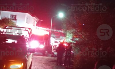 Cuerpos de emergencia auxiliaron a una mujer que cayó en la barranca de la colonia Joaquín Colombres y la trasladaron a la Cruz Roja.
