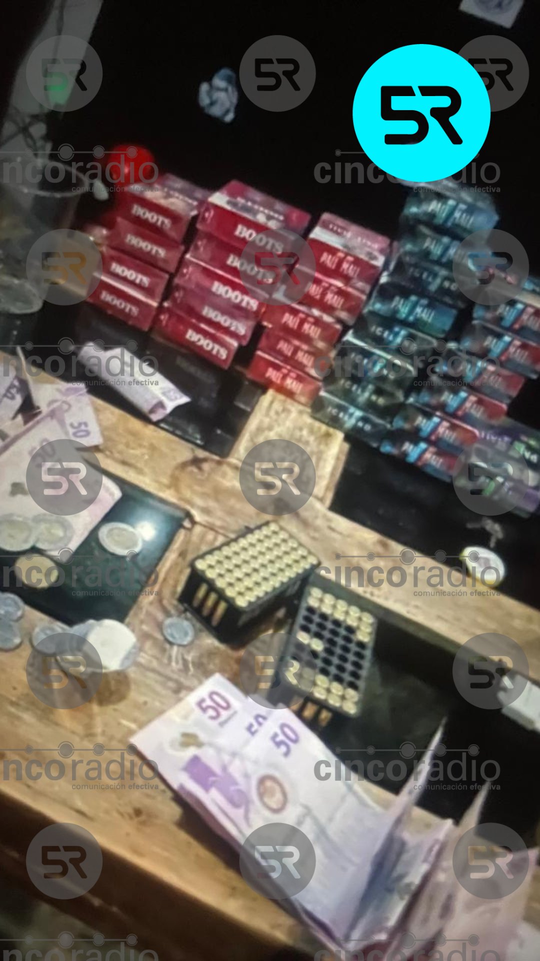 Dos hombres armados robaron dinero, cigarros y un celular en el “Super Oso” de Granjas Puebla; autoridades desplegaron un operativo.