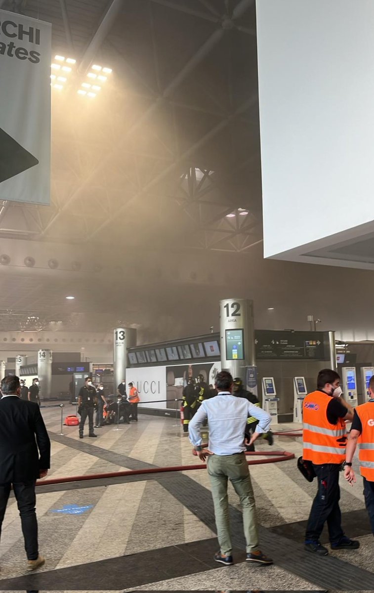 El agresor, un joven africano de 28 años, había causado destrozos días antes; su arresto evitó mayores incidentes en la Terminal 1.