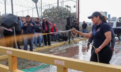 La alcaldesa de San Andrés Cholula, Lupita Cuautle, impulsa limpieza y coloca 42 luminarias en Camino a Santa Clara para mejorar seguridad.