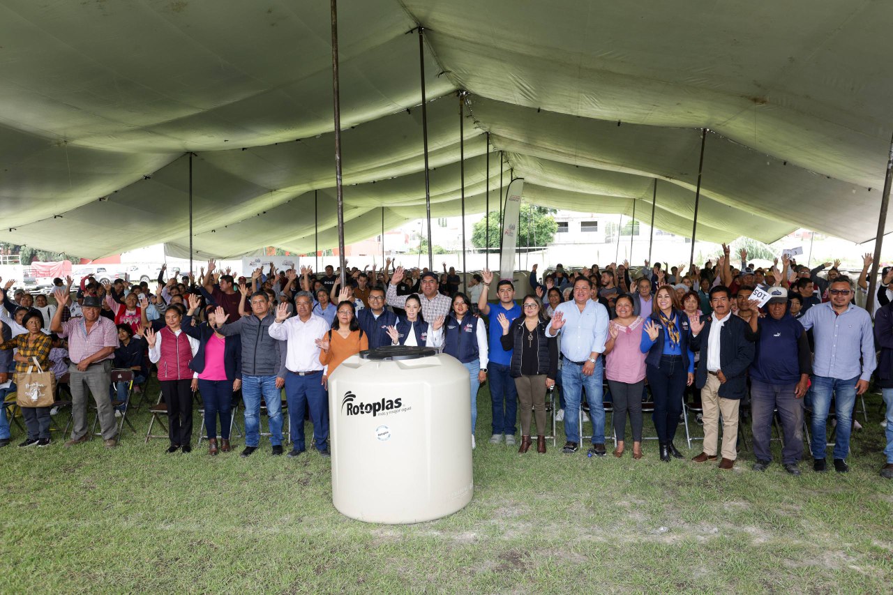 El Ayuntamiento entregó 260 tinacos mediante el Presupuesto Participativo 2025, beneficiando a más de 1,200 personas en rezago social.