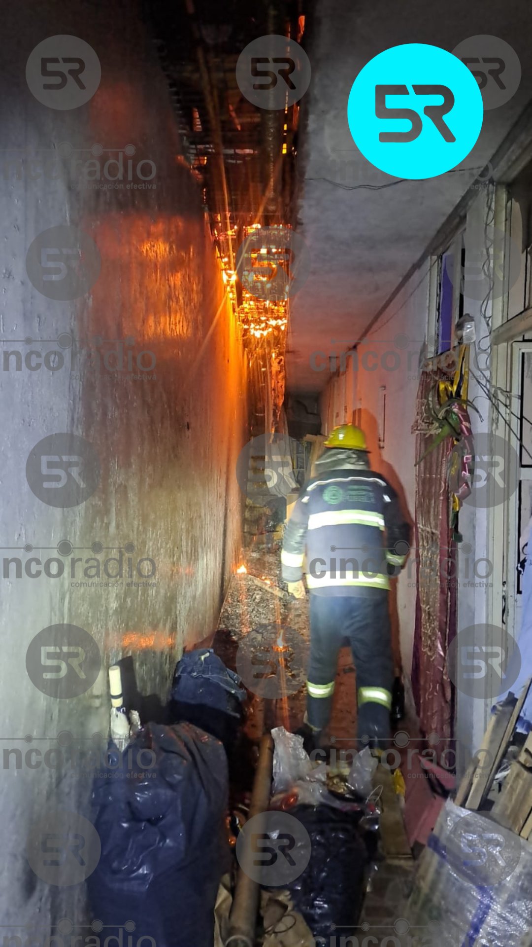 🔥 Incendio en bodega de reciclaje de Jorge Murad, cerca de la Central de Abasto