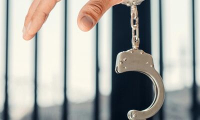 La SSC de Cuautlancingo, en coordinación con la Marina, logró recuperar a un reo que intentó fugarse cerca de la FGR en la recta a Cholula. Fue entregado a autoridades ministeriales.