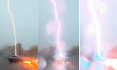 En Beihai, China, un rayo alcanzó a un auto en movimiento durante una tormenta. El vehículo se detuvo, aunque siguió operativo tras el impacto.