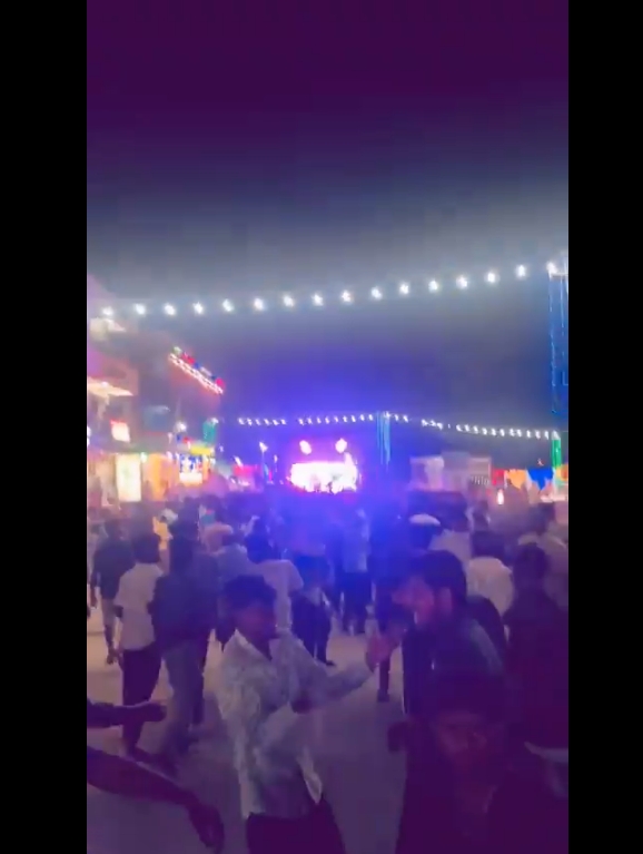 Un camión fuera de control embistió a fieles durante el festival de Ganesh en Karnataka, India; hay ocho muertos y más de 20 heridos.