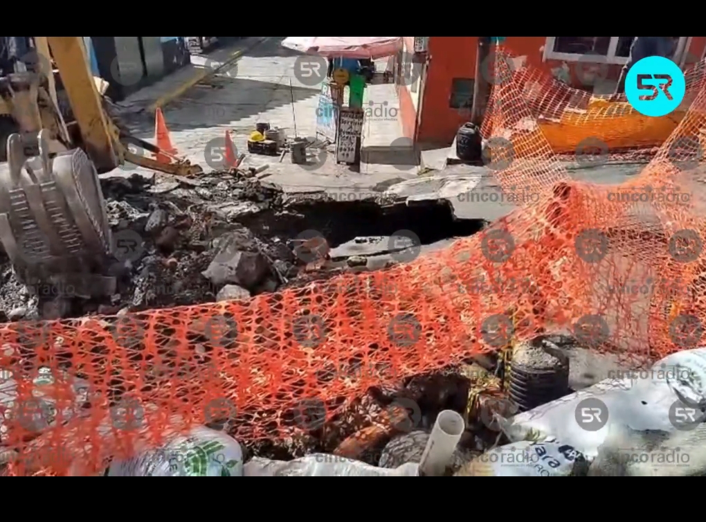 Socavón en Atlixco genera precaución entre conductores