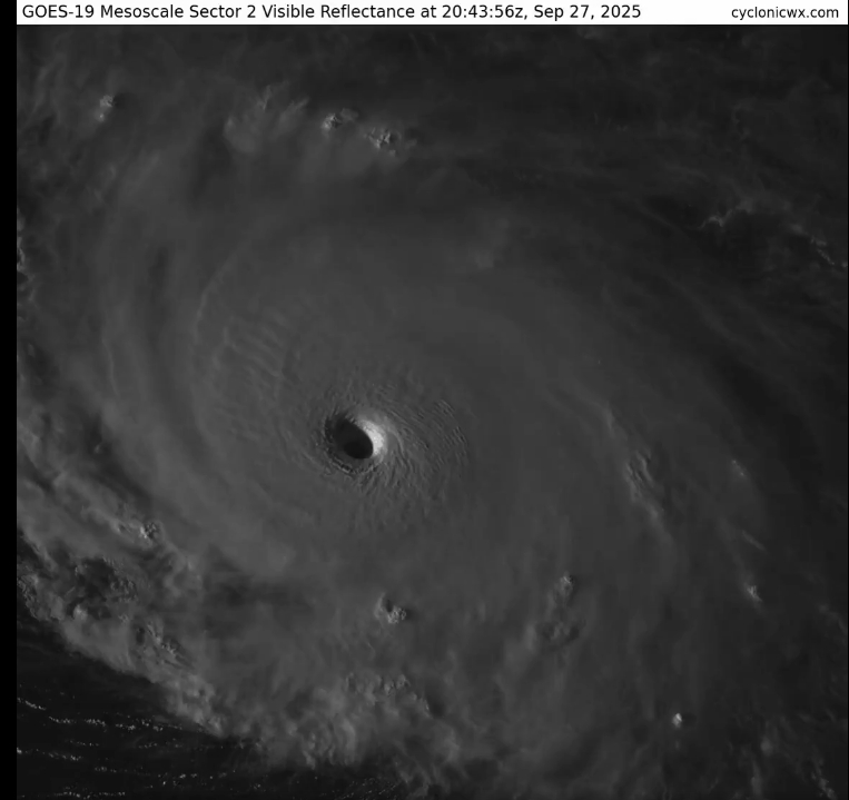 La tarde del sábado 27 de septiembre, Humberto se intensificó rápidamente a huracán categoría 5, con vientos de 257 km/h, afectando Puerto Rico, Bermudas e Islas Vírgenes.
