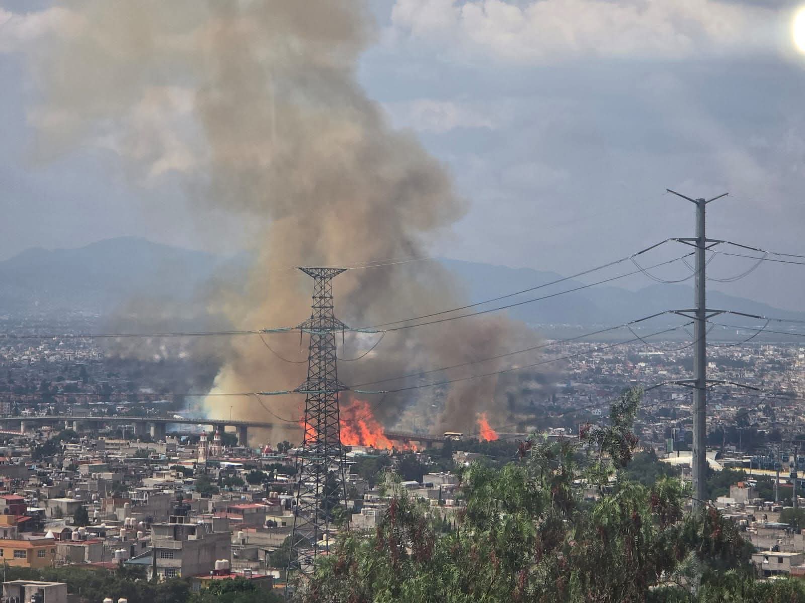 Una pipa de gas explotó bajo el Puente de la Concordia en Iztapalapa; hay 57 lesionados, 19 graves. Autoridades descartan fallecidos.