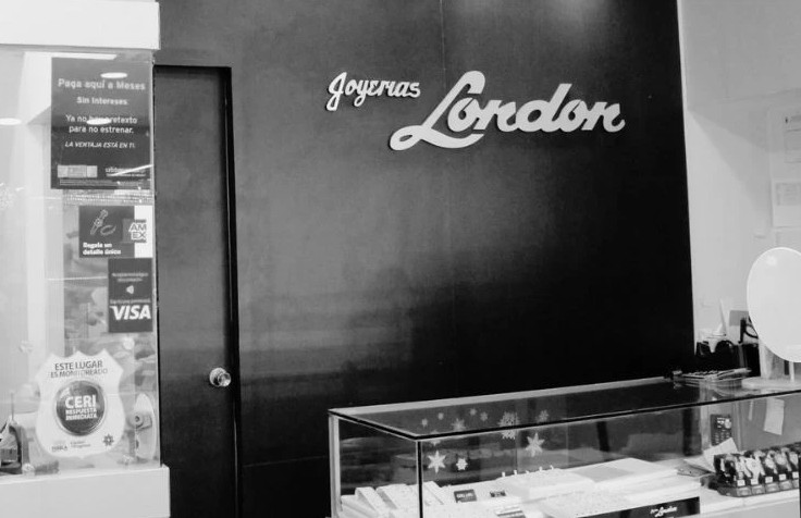 El empresario joyero Efrén Ramírez Maldonado, fundador de Joyerías London, fue asesinado en Puebla; la FGE investiga las causas del ataque.